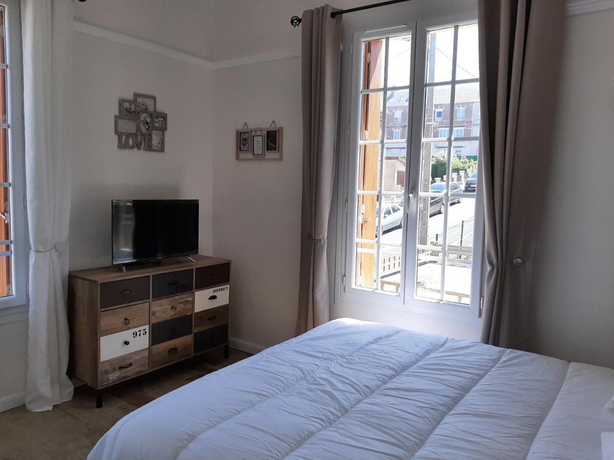 Au Gre Des Marees, Appartement Face A La Mer, Classe 3 Etoiles Ault Exterior photo